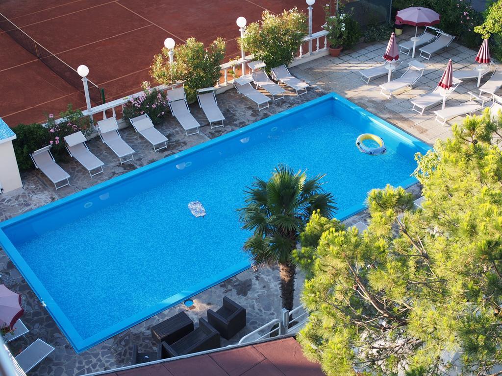 Hotel Franca Мілано-Маріттіма Екстер'єр фото