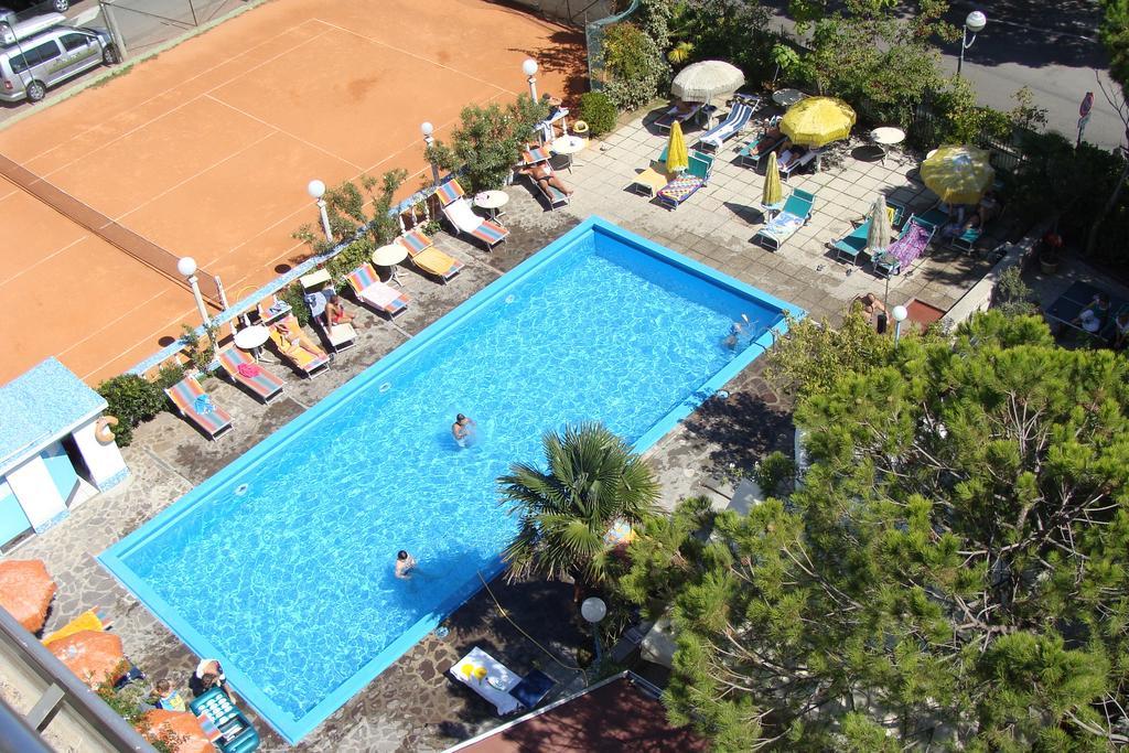 Hotel Franca Мілано-Маріттіма Екстер'єр фото